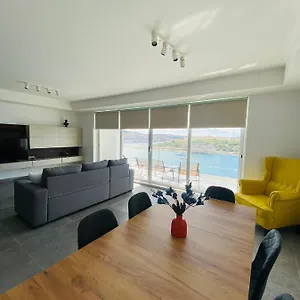  Apartment Seaview Apartment- Valletta Views - 8, 49 Tigne Point Mansions
