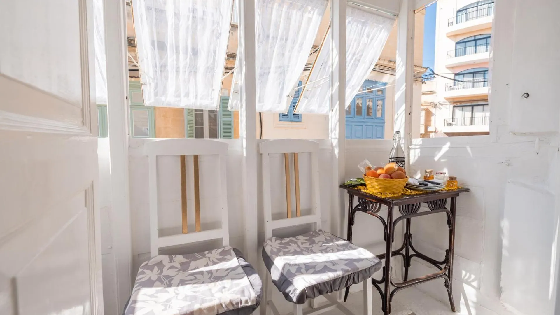 Encanto Townhouse Sliema 0*,  Malta